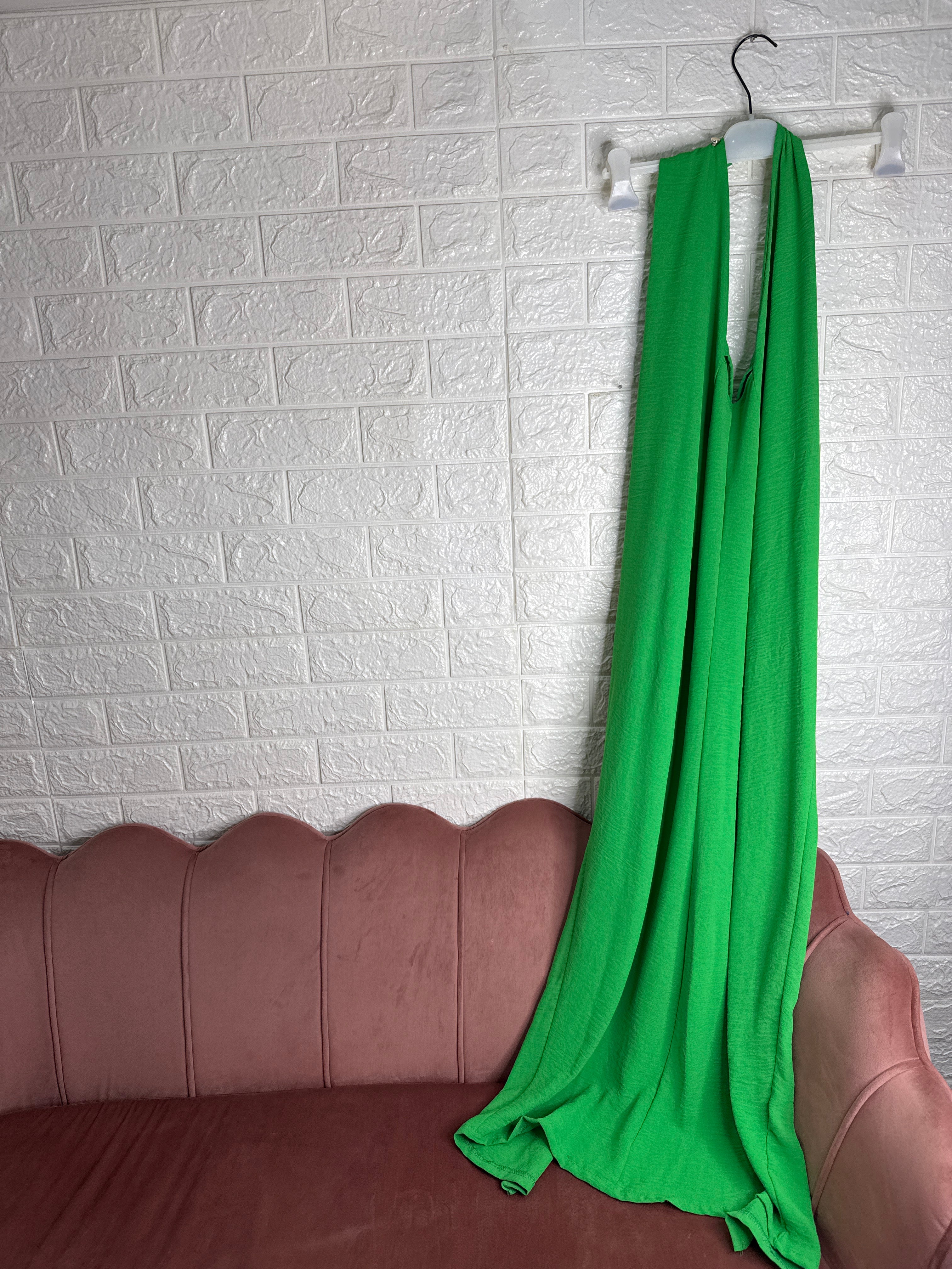 Abito scollato dietro