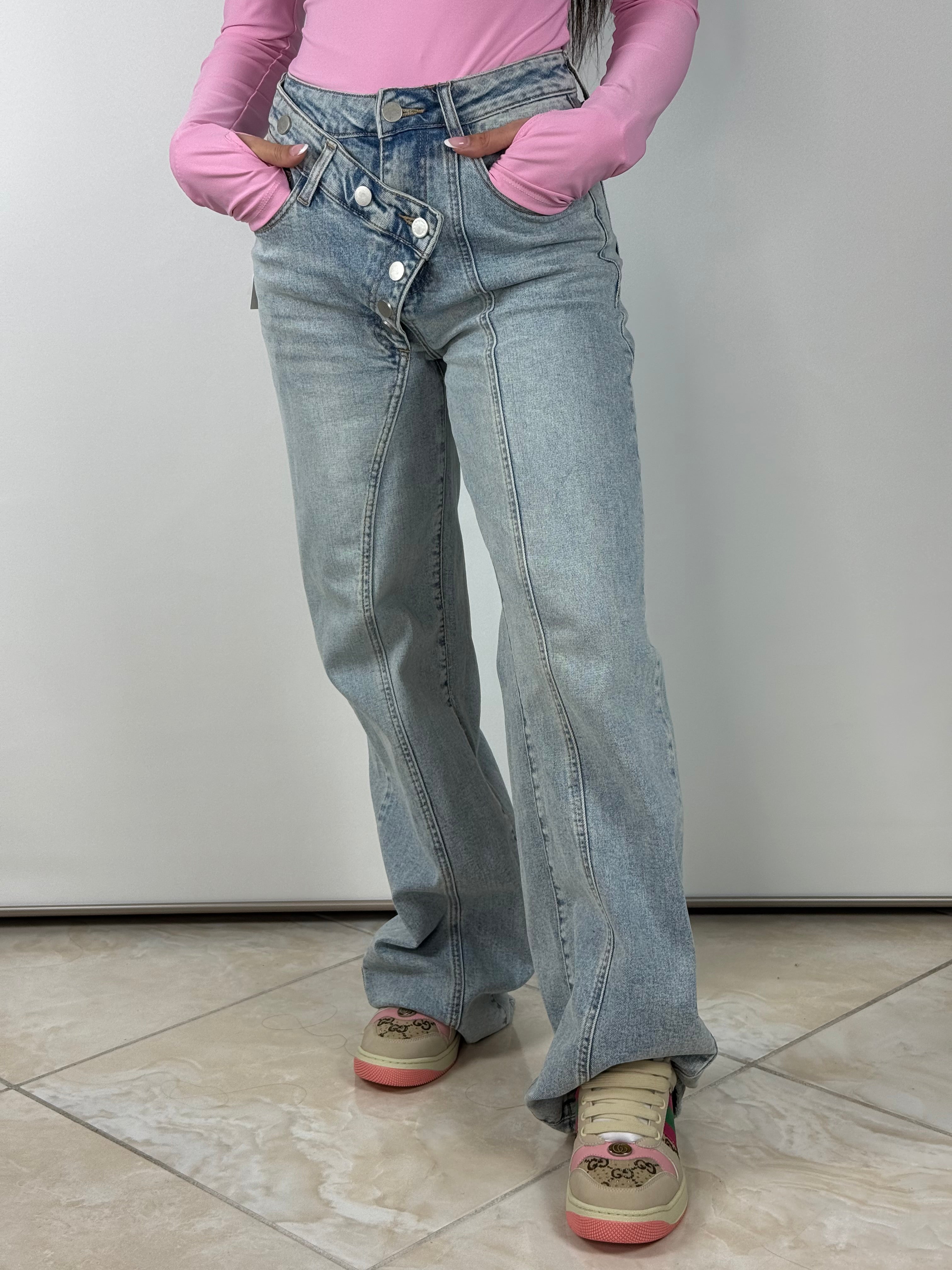 Jeans bottoni