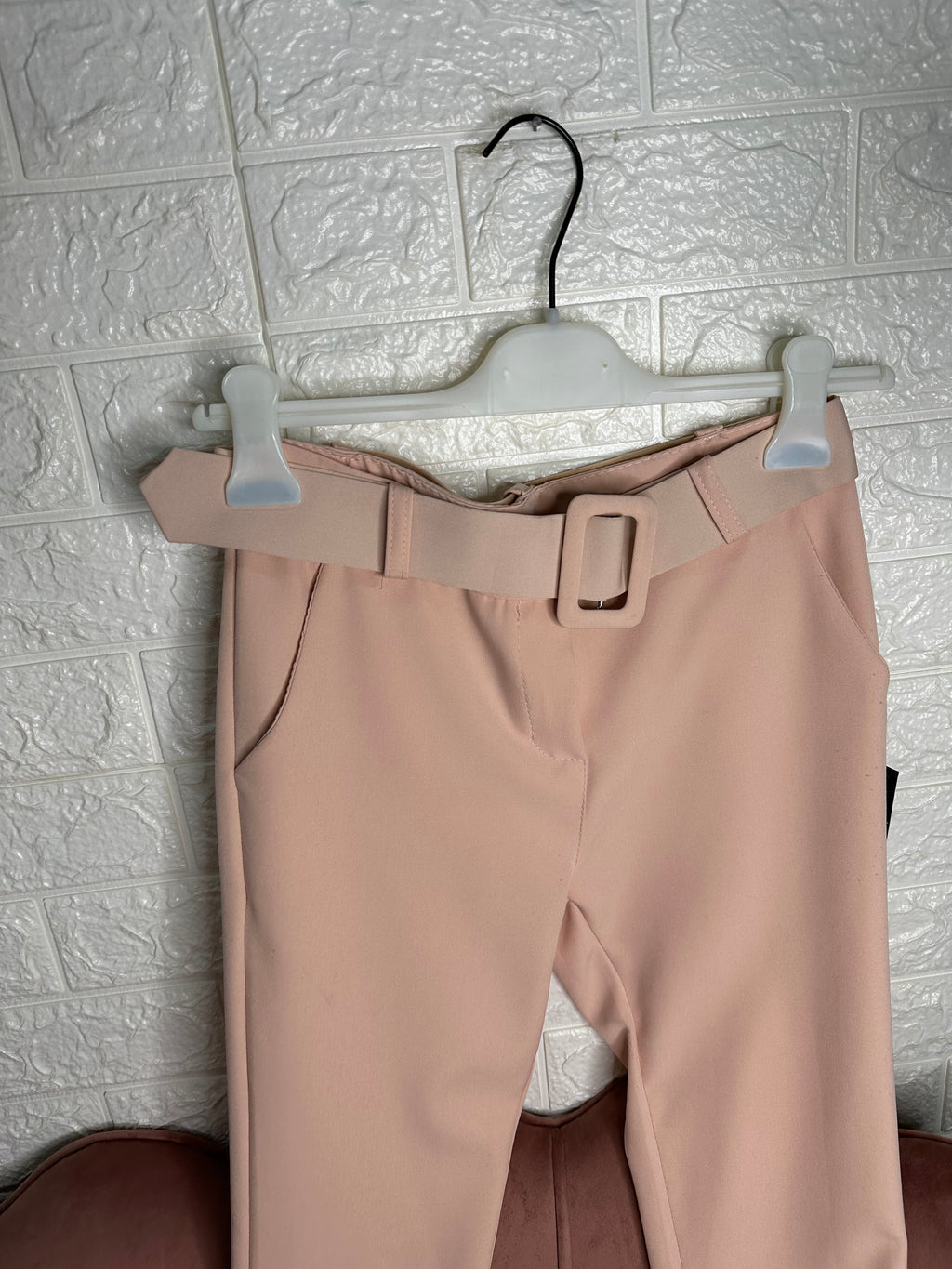 Pantalón con cinturón