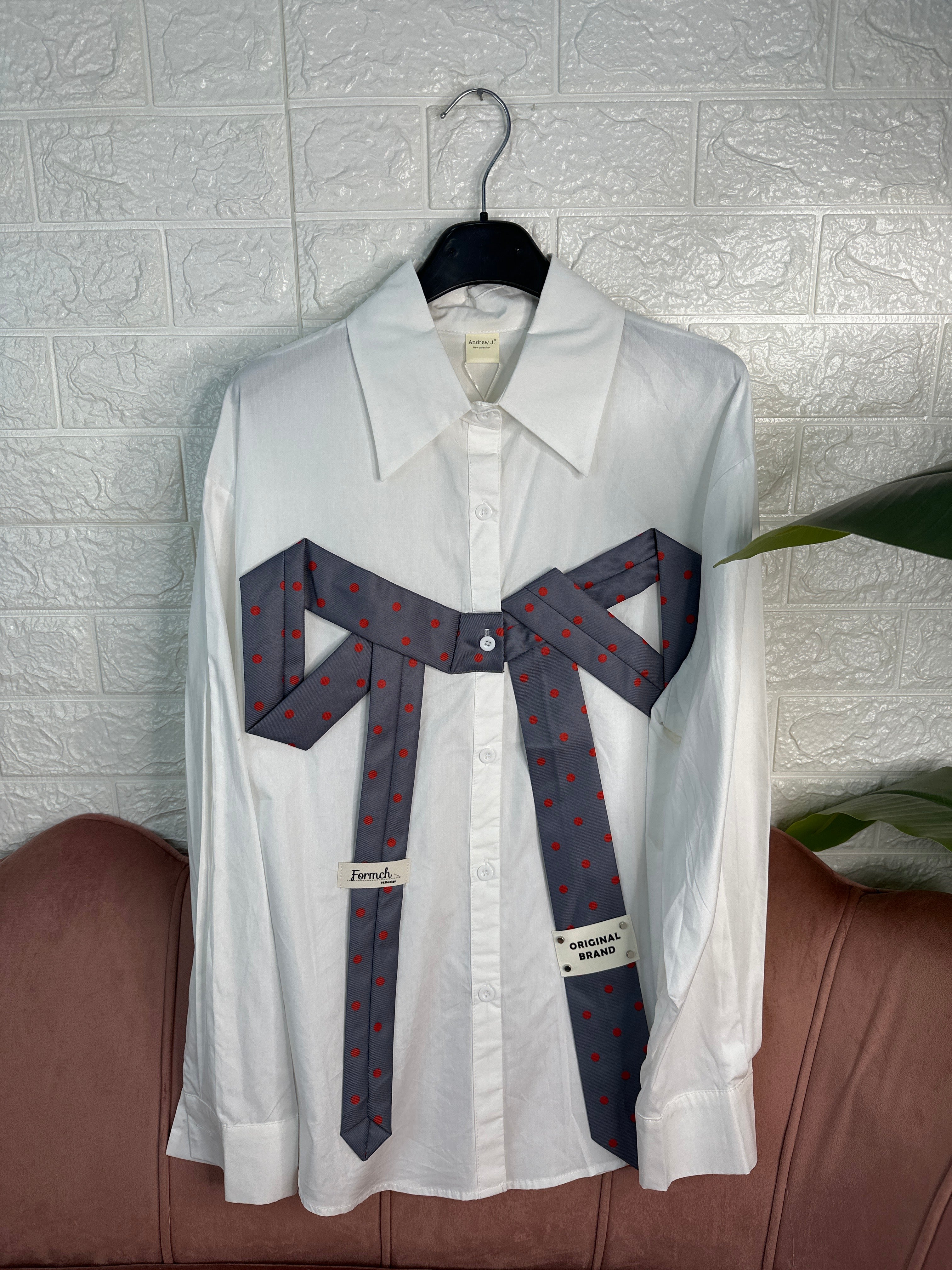 Camicia con cravatta