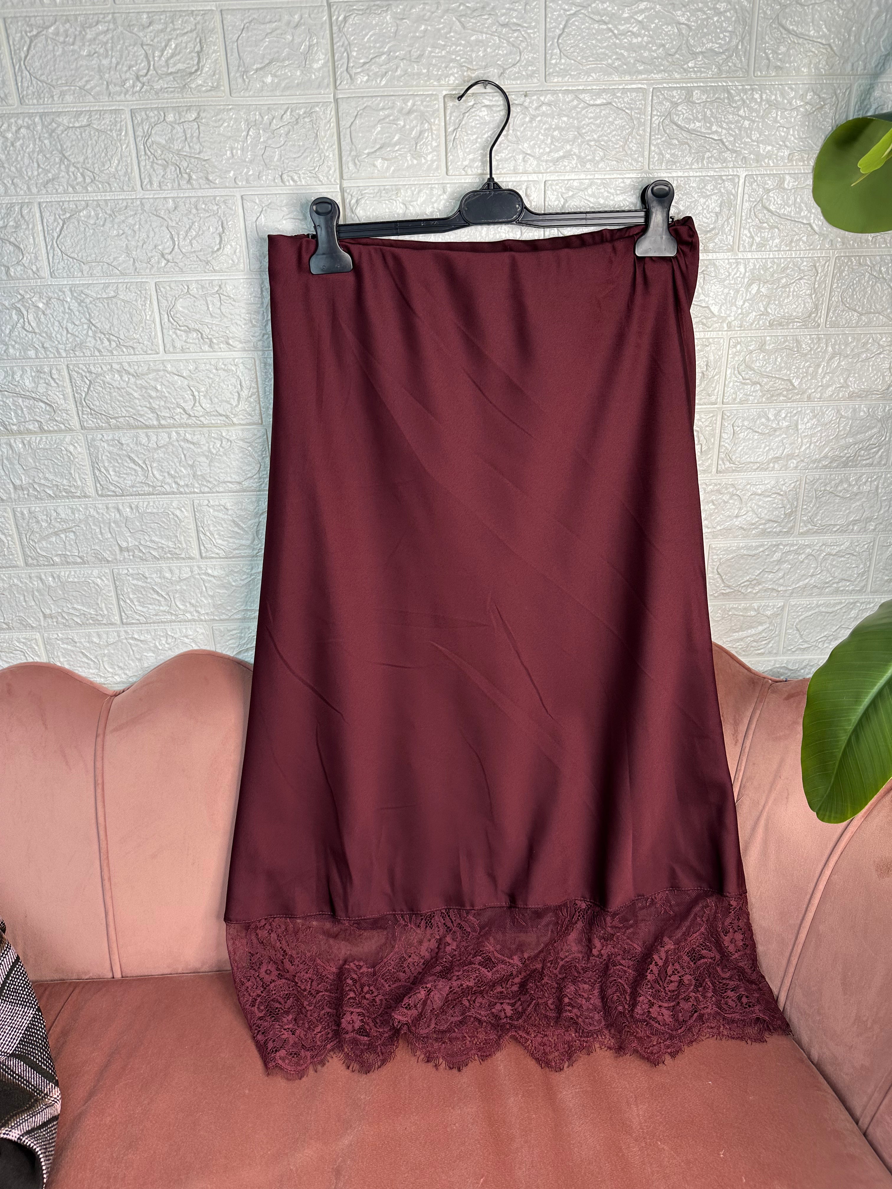 Gonna raso pizzo curvy